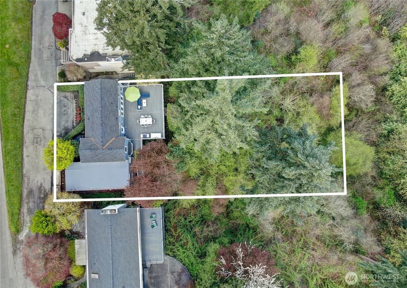 Property photo for 13522 40th Avenue NE, Seattle photo 31
