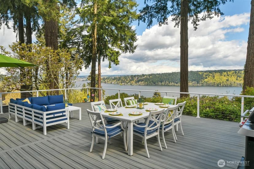 Property photo for 13522 40th Avenue NE, Seattle photo 4