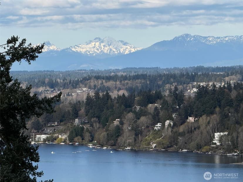 Property photo for 13522 40th Avenue NE, Seattle photo 39