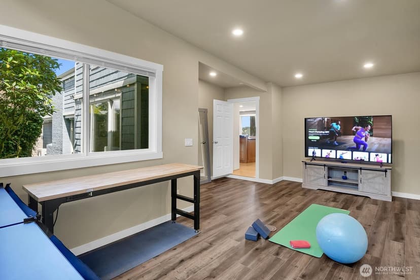 Property photo for 13522 40th Avenue NE, Seattle photo 14