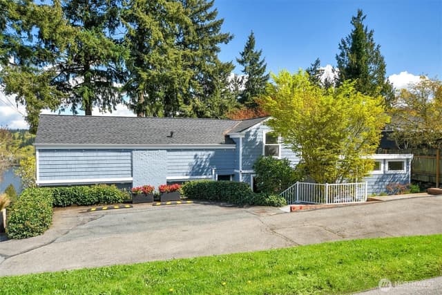 Property photo for 13522 40th Avenue NE, Seattle photo 3