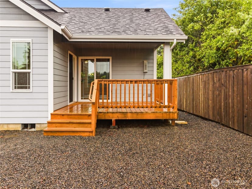 Property photo for 410 Ensign Avenue NW, Ocean Shores photo 34