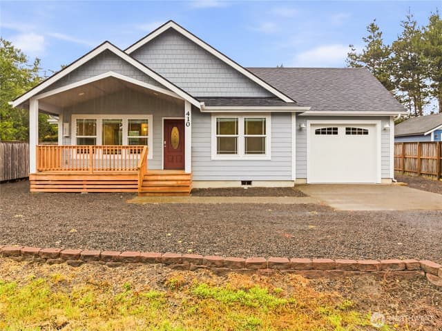 Property photo for 410 Ensign Avenue NW, Ocean Shores photo 3