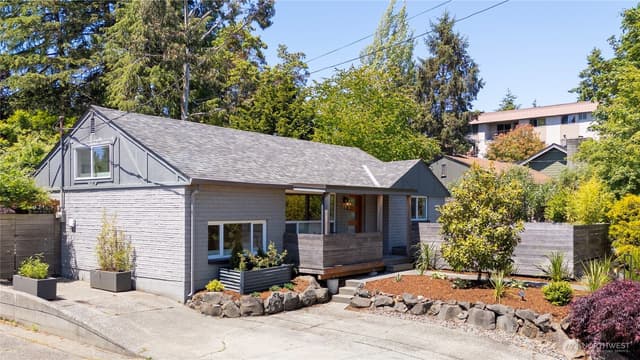 Property photo for 11239 35th Avenue SW, Seattle photo 2