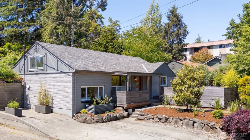 Property photo for 11239 35th Avenue SW, Seattle photo 2