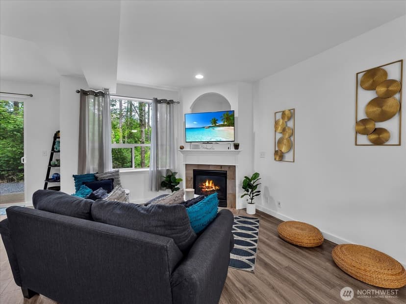 Property photo for 12530 Admiralty Way #C102, Everett photo 3
