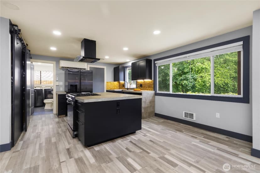 Property photo for 1319 Maple Avenue, Snohomish photo 11