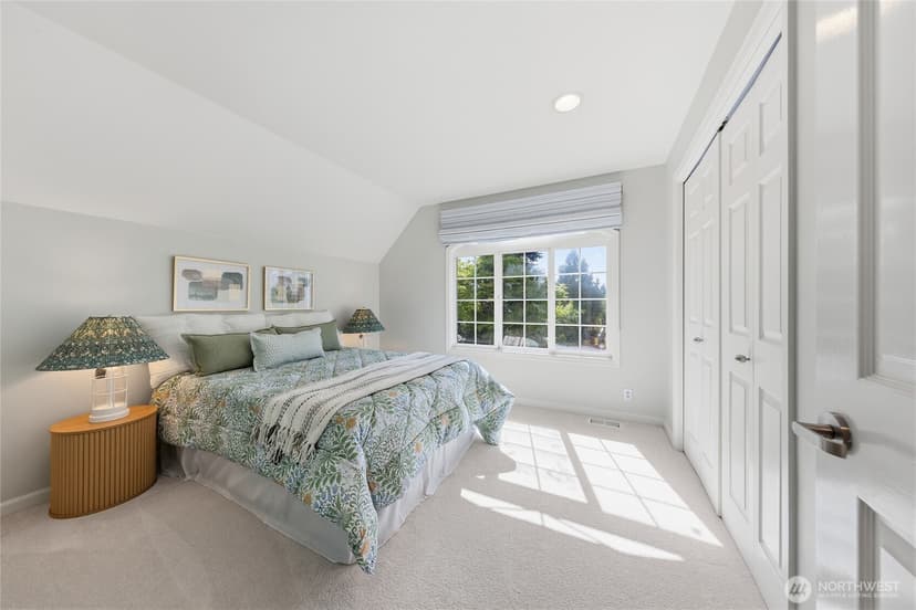 Property photo for 1032 84th Avenue NE, Medina photo 26