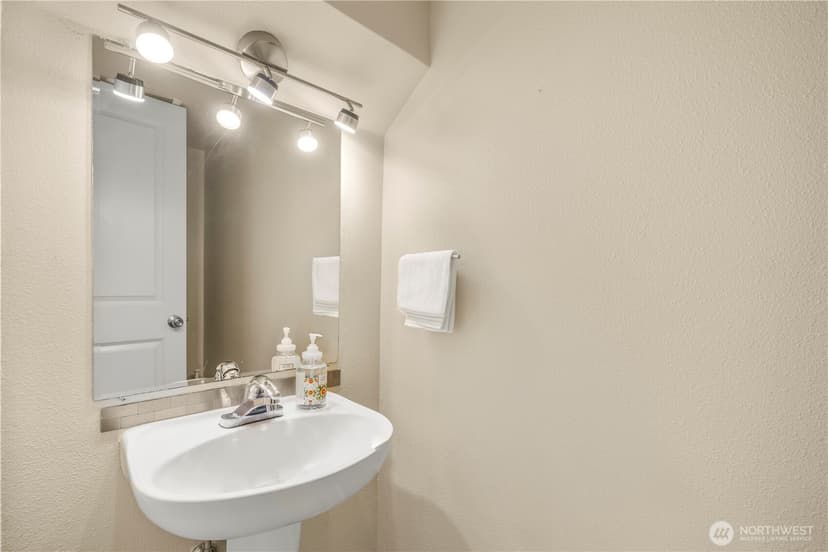 Property photo for 15827 NE Leary Way #B-114, Redmond photo 8