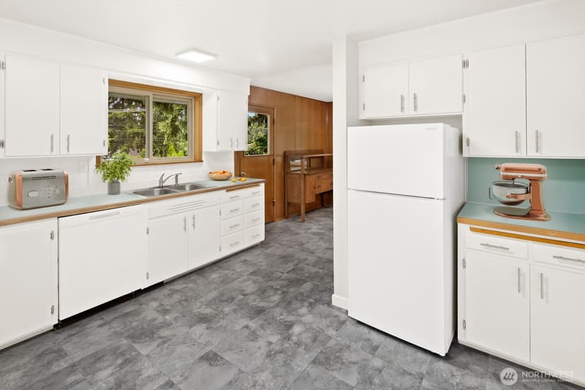 Property photo for 1711 52nd Street SE, Everett photo 6