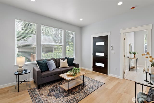 Property photo for 210 S Cambrian Avenue, Bremerton photo 3