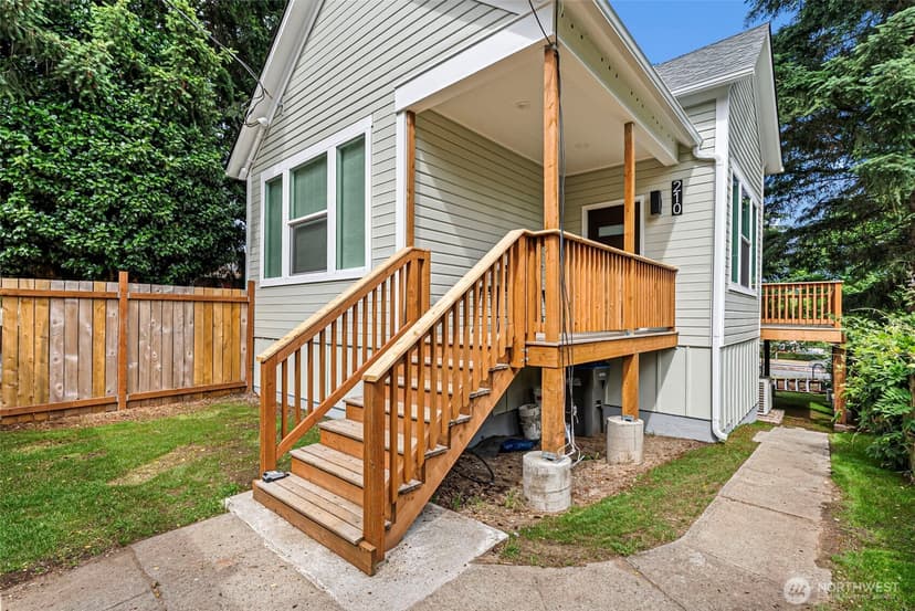 Property photo for 210 S Cambrian Avenue, Bremerton photo 24