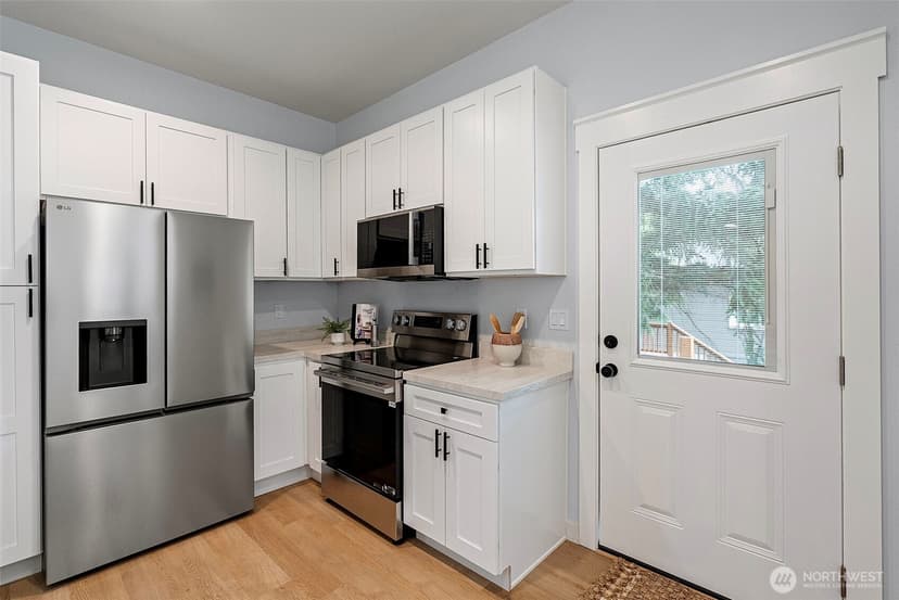 Property photo for 210 S Cambrian Avenue, Bremerton photo 8