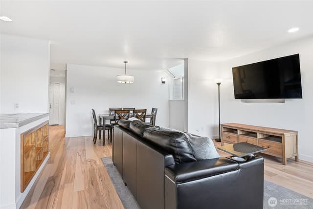 Property photo for 57 Etruria Street #1, Seattle photo 5