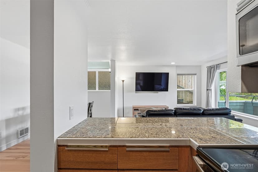 Property photo for 57 Etruria Street #1, Seattle photo 11