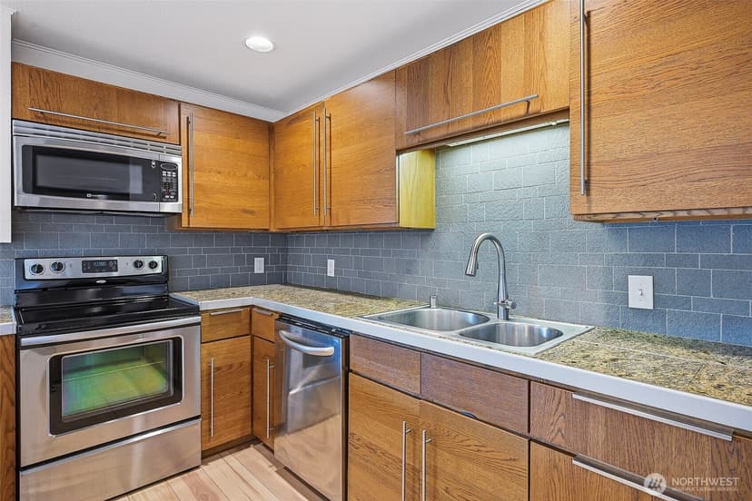 Property photo for 57 Etruria Street #1, Seattle photo 10