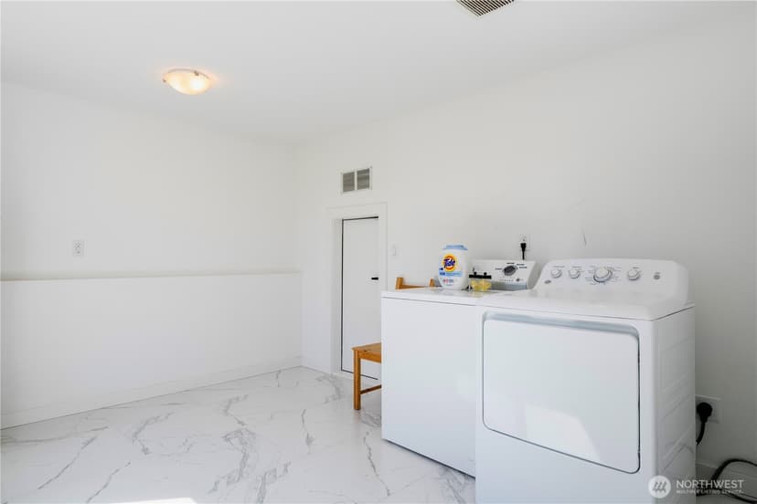Property photo for 1546 Sturgus Avenue S, Seattle photo 31