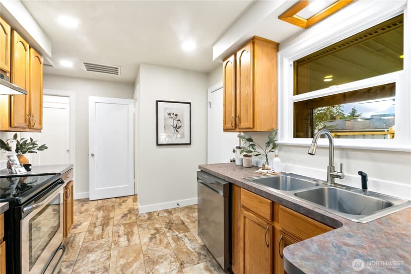 Property photo for 860 S 48th, Tacoma photo 9