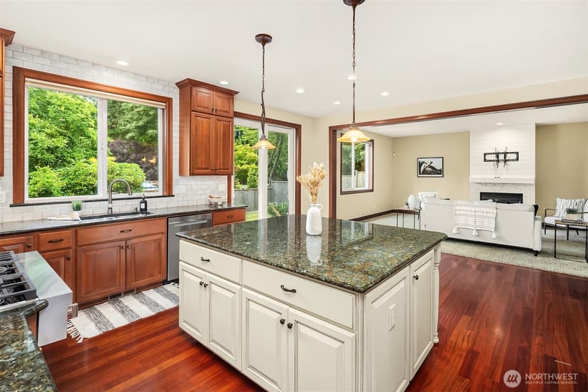 Property photo for 8703 191st Place SW, Edmonds photo 10