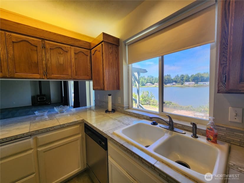Property photo for 237 Duck Lake Drive NE, Ocean Shores photo 10
