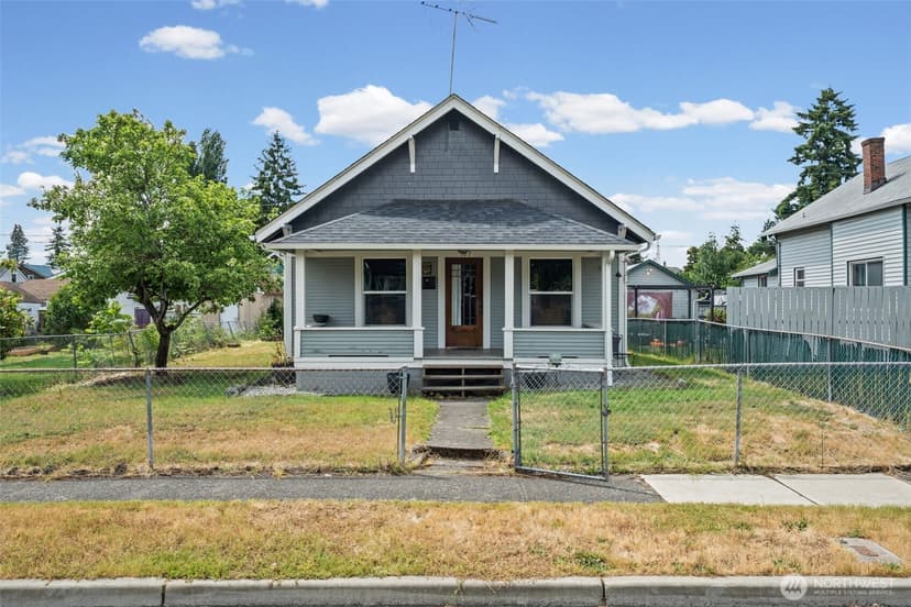 Property photo for 107 G Street SE, Auburn photo 3
