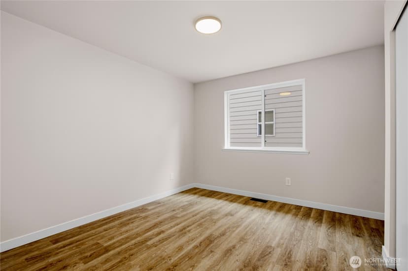 Property photo for 4335 NE 2nd Ct, Renton photo 20