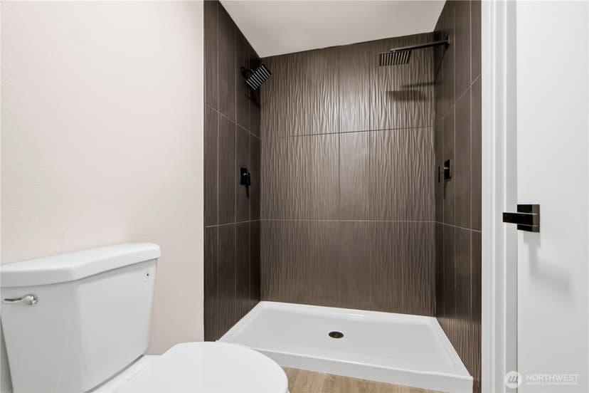 Property photo for 4335 NE 2nd Ct, Renton photo 18