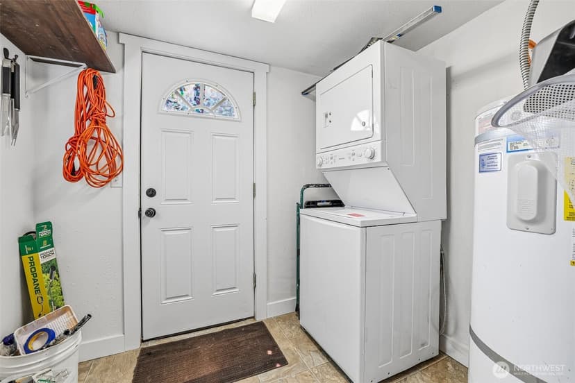 Property photo for 10434 11th Avenue Ct S, Tacoma photo 13