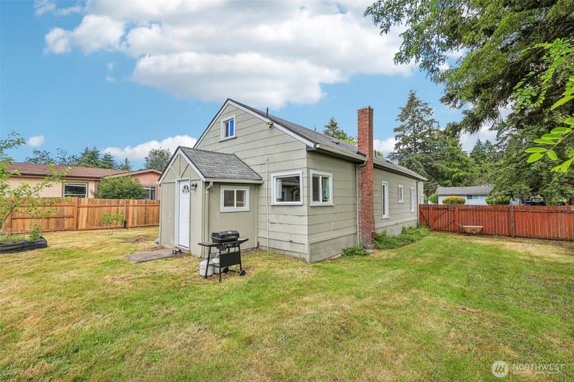 Property photo for 10434 11th Avenue Ct S, Tacoma photo 16