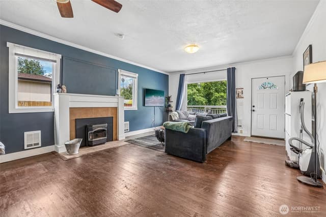 Property photo for 10434 11th Avenue Ct S, Tacoma photo 5