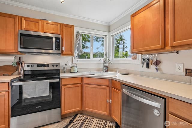 Property photo for 10434 11th Avenue Ct S, Tacoma photo 4