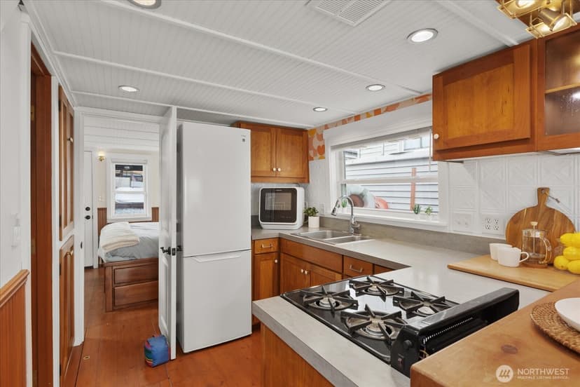Property photo for 1900 Westlake Avenue N #B20, Seattle photo 11