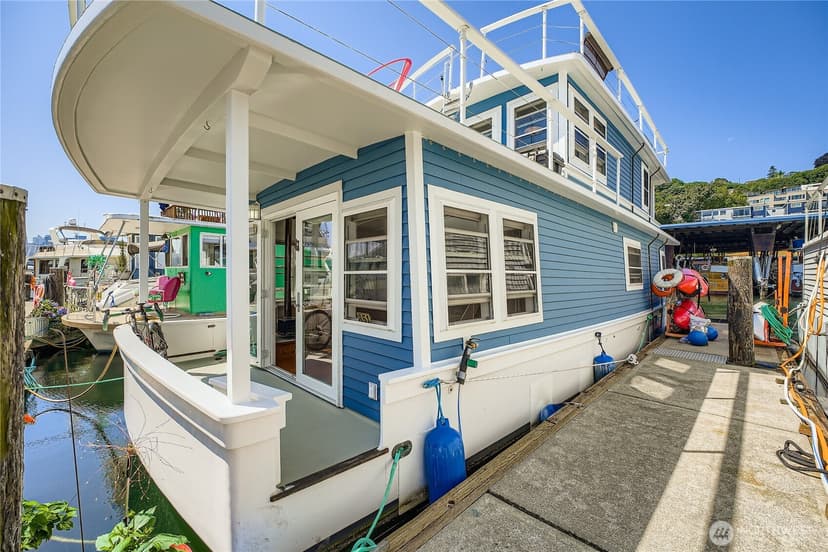 Property photo for 1900 Westlake Avenue N #B20, Seattle photo 3