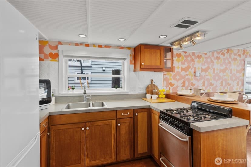 Property photo for 1900 Westlake Avenue N #B20, Seattle photo 12