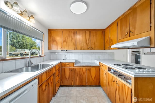 Property photo for 26845 15th Avenue S, Des Moines photo 4