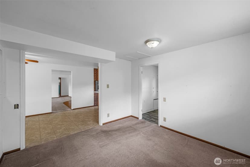 Property photo for 26845 15th Avenue S, Des Moines photo 19