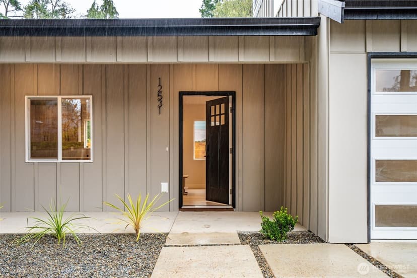 Property photo for 12531 25th Avenue NE #A, Seattle photo 4