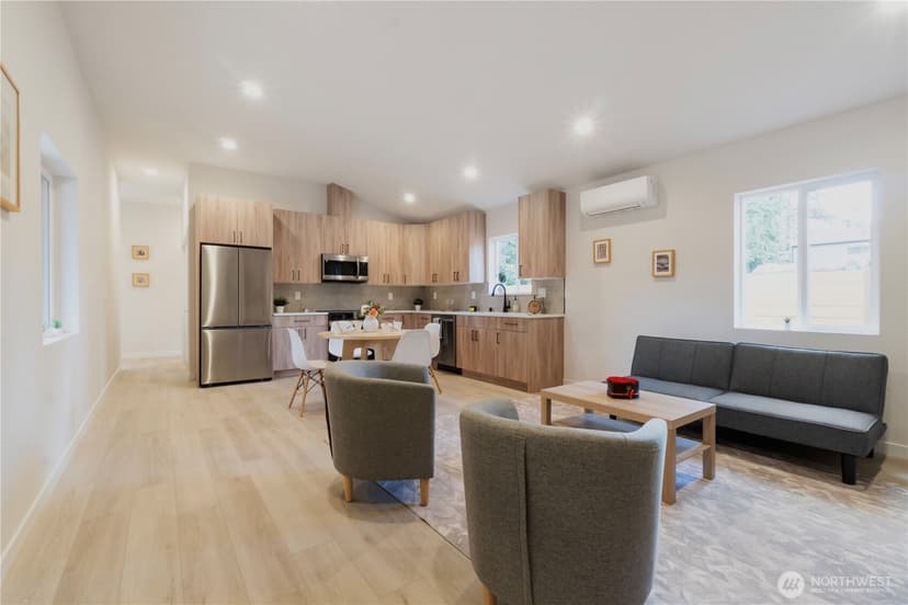 Property photo for 12531 25th Avenue NE #A, Seattle photo 7