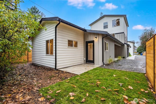 Property photo for 12531 25th Avenue NE #A, Seattle photo 3