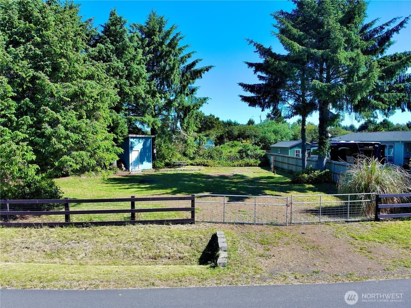 Property photo for 198 N Narwhal Loop NW, Ocean Shores photo 10