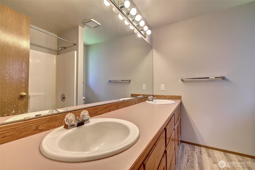 Property photo for 4026 205th Place SW, Lynnwood photo 18