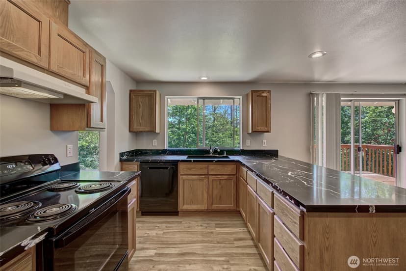 Property photo for 4026 205th Place SW, Lynnwood photo 8