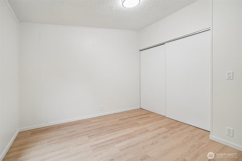 Property photo for 215 105th Avenue E, Edgewood photo 22