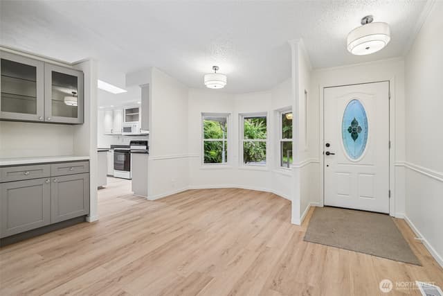 Property photo for 215 105th Avenue E, Edgewood photo 5