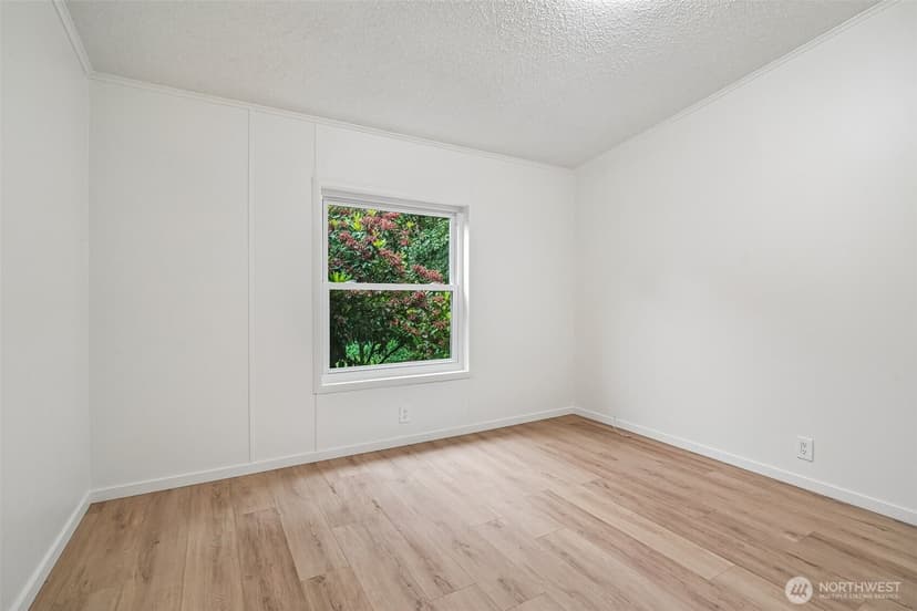 Property photo for 215 105th Avenue E, Edgewood photo 21