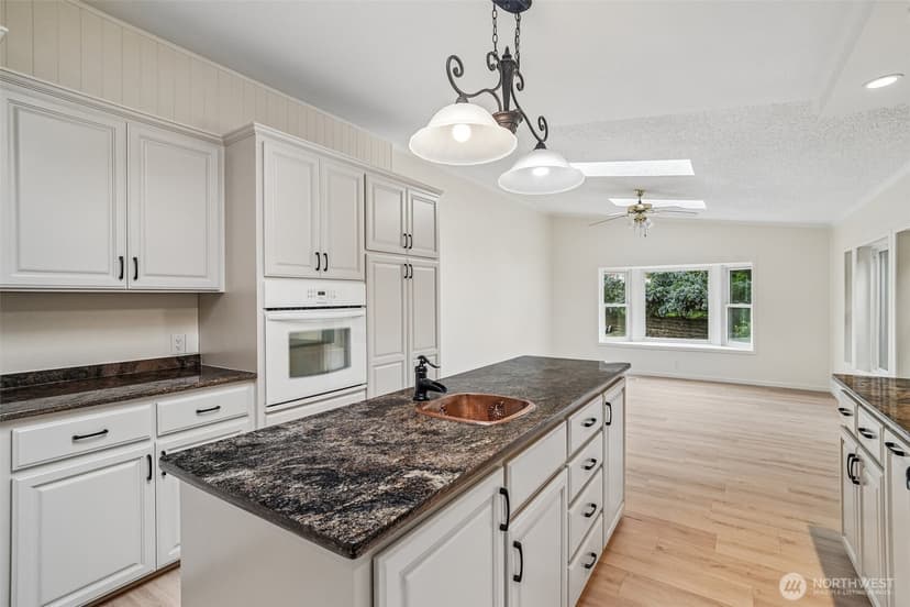 Property photo for 215 105th Avenue E, Edgewood photo 17