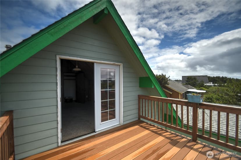 Property photo for 1205 Fairwood Drive SW, Ocean Shores photo 19
