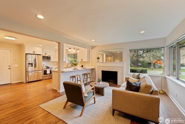 Property photo for 111 NW 140th Street, Seattle photo 4
