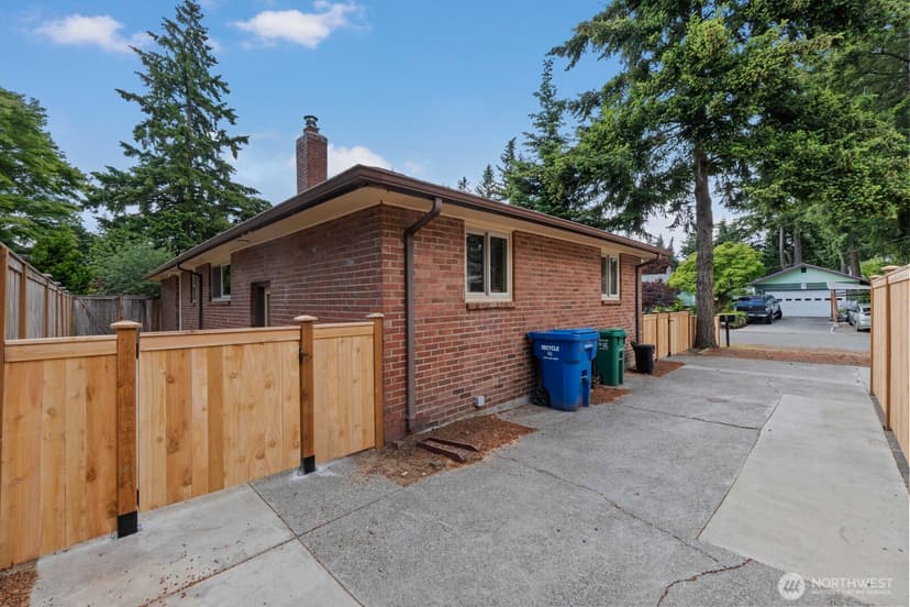 Property photo for 111 NW 140th Street, Seattle photo 29