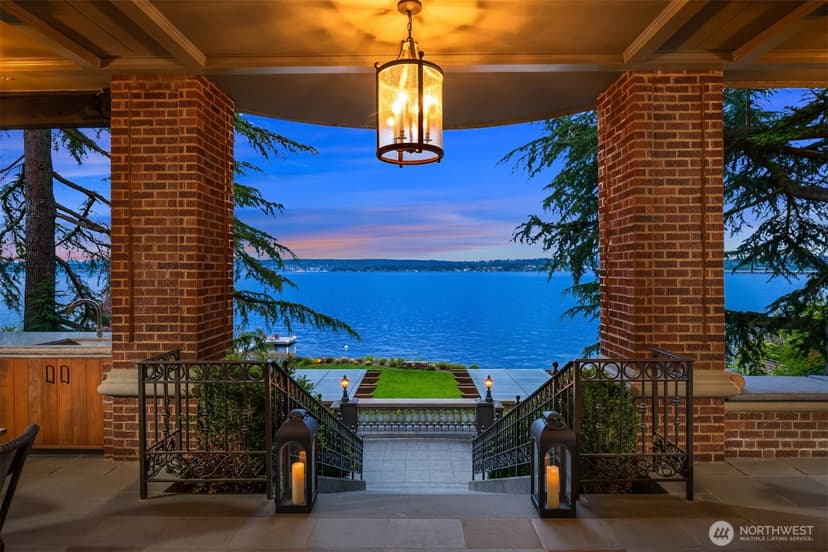 Property photo for 3038 E Laurelhurst Drive NE, Seattle photo 5